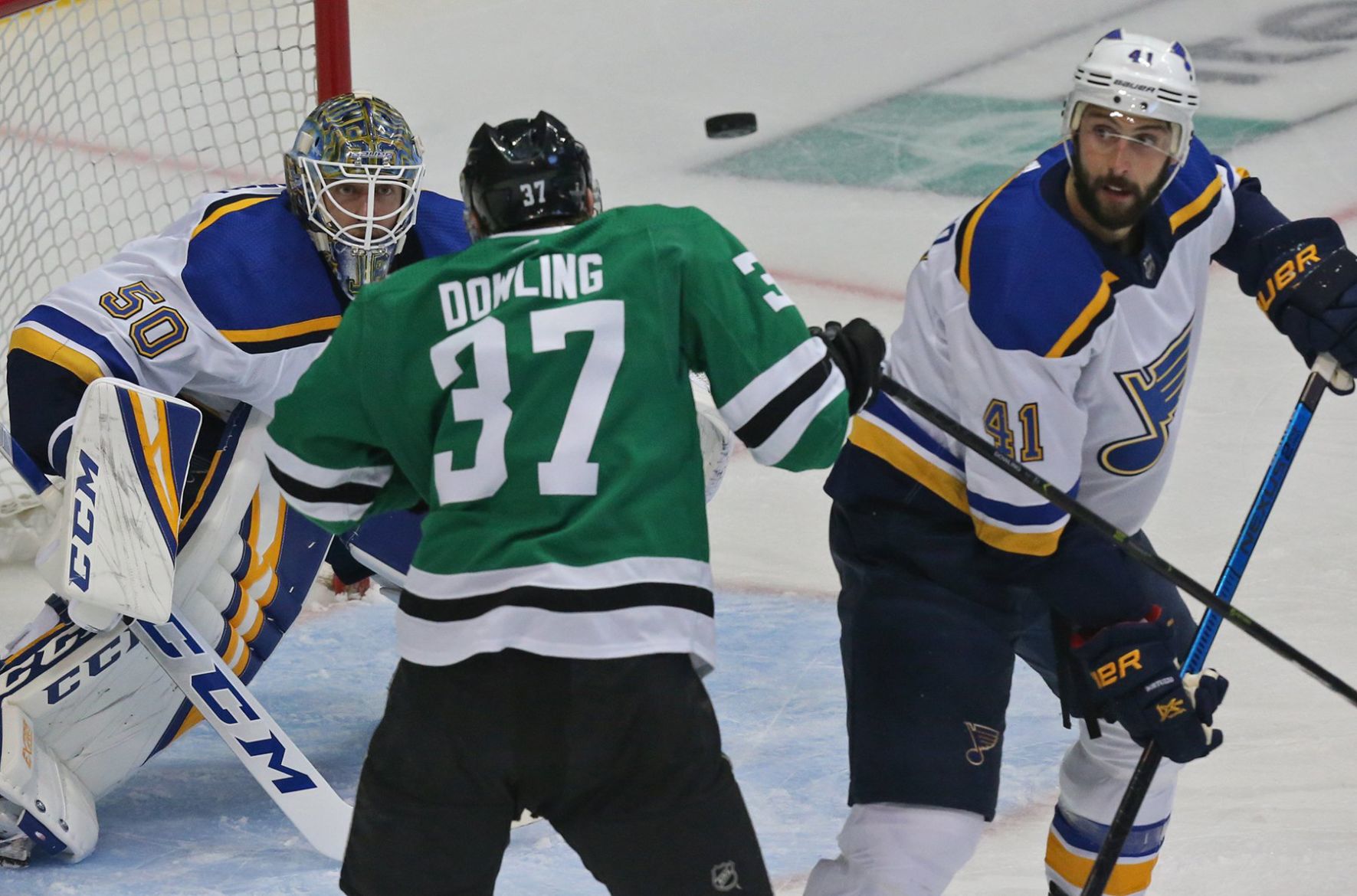 Blues and Stars skate in Game 3 of their playoff